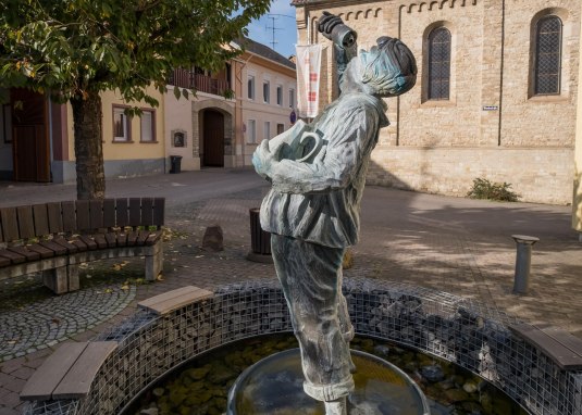 Weedemännchen © Verbandsgemeinde Gau-Algesheim, Andreas Paceck Weedemännchen © Verbandsgemeinde Gau-Algesheim, Andreas Paceck