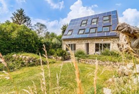 Blick vom Garten aufs Gartenhaus Blick vom Garten aufs Gartenhaus