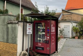 Vinomat am Parkplatz Weingut Oswald © Weingut Oswald Vinomat am Parkplatz Weingut Oswald © Weingut Oswald