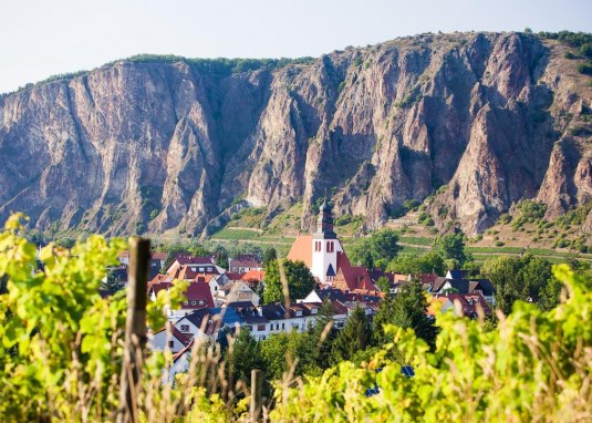 Blick auf Ebernburg & Rotenfels © Weinland Nahe e.V./ Moritz Attenberger Blick auf Ebernburg & Rotenfels © Weinland Nahe e.V./ Moritz Attenberger