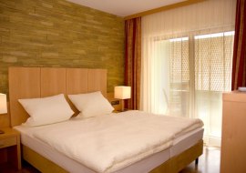 Double Room Double Room