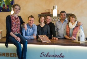 Weingut Dorst_Familie 3 © Weingut Dorst Weingut Dorst_Familie 3 © Weingut Dorst