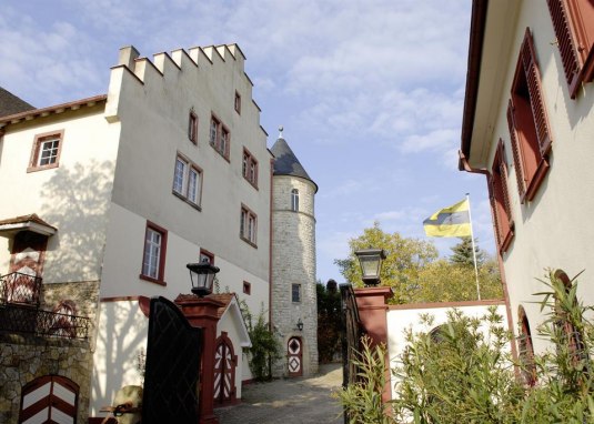 Weingut Schloss Westerhaus Weingut Schloss Westerhaus