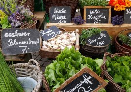 Marktstand mit Gemüse Marktstand mit Gemüse