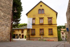Weingut Julian Wolf_Gebäude © Weingut Julian Wolf Weingut Julian Wolf_Gebäude © Weingut Julian Wolf