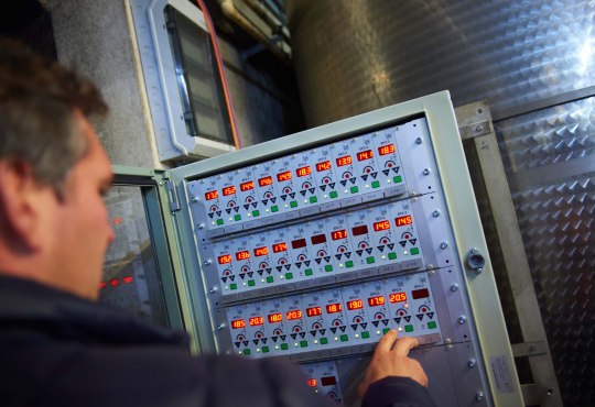 Kellerarbeit, © Robert Dieth Kellerarbeit, © Robert Dieth