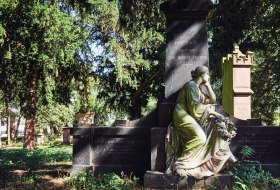 Grabstein Alter Friedhof 01 © Stefan Esser Grabstein Alter Friedhof 01 © Stefan Esser