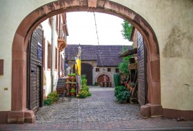 Startpunkt Haxthäuser Hof Nierstein © www.inmediainfo Startpunkt Haxthäuser Hof Nierstein © www.inmediainfo