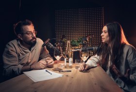 Felix Hoffmann mit Elisabeth Muth im Podcast © schiebezimmer Felix Hoffmann mit Elisabeth Muth im Podcast © schiebezimmer
