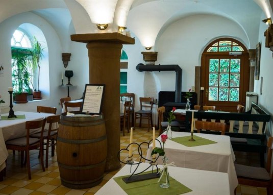 Altes Weingut Moebus Altes Weingut Moebus