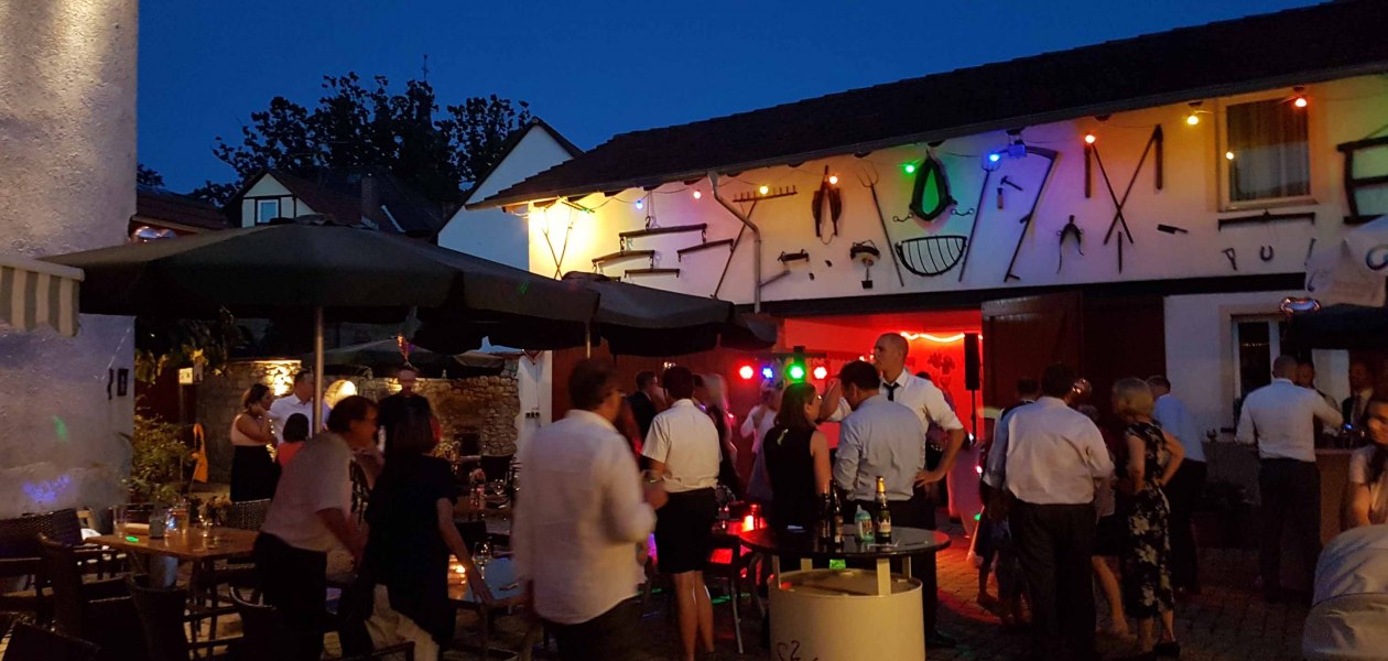 Weingut Ullmer_Innenhof - Beleuchtet, © Weingut Ullmer Weingut Ullmer_Innenhof - Beleuchtet, © Weingut Ullmer