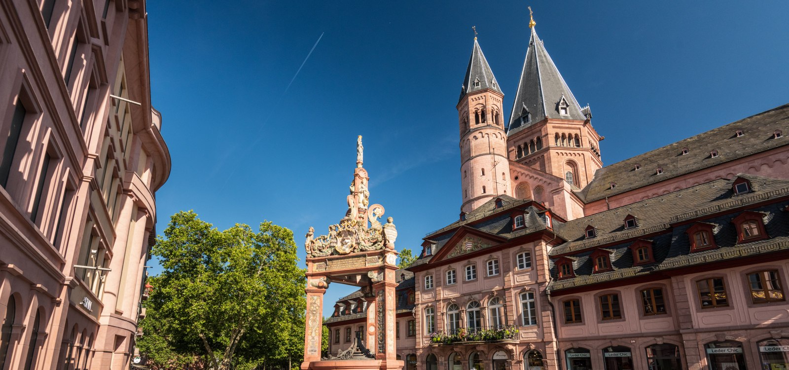 Domplatz mit Blick auf den Dom St.Martin in Mainz, © © Dominik Ketz