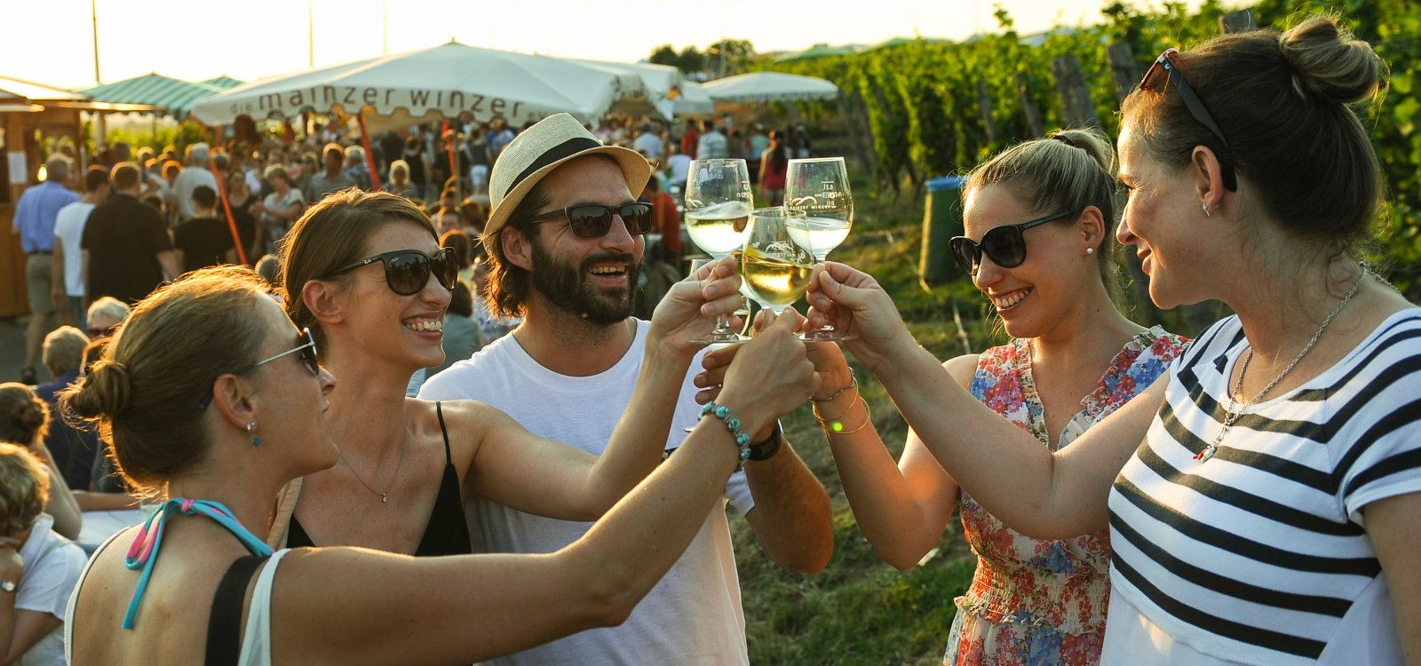 Weinfest im Kirchenstück, © Martin Kämper Weinfest im Kirchenstück, © Martin Kämper