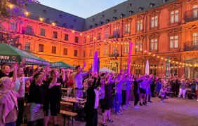 Beleuchtet Beleuchtet