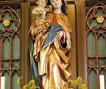 Muttergottes im Seitenaltar © Dr. Luzie Bratner, Mainz Muttergottes im Seitenaltar © Dr. Luzie Bratner, Mainz