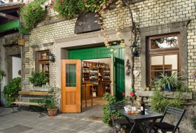 Weingut Burghof Oswald_Außen © Weingut Burghof Oswald Weingut Burghof Oswald_Außen © Weingut Burghof Oswald