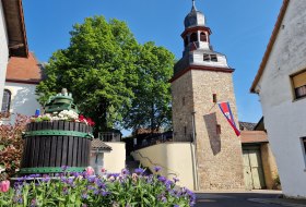 Glockenturm Gau-Weinheim Glockenturm Gau-Weinheim