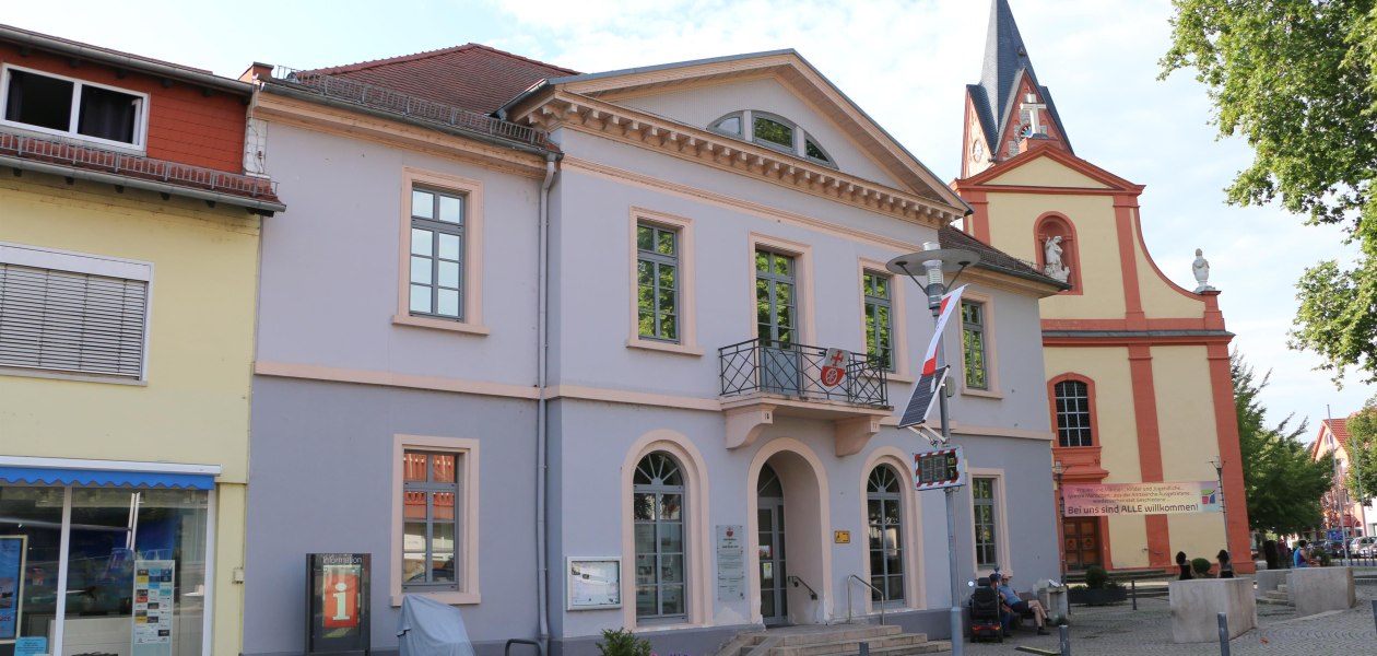 HEITERE ORTS- und STADTFÜHRUNGEN HEITERE ORTS- und STADTFÜHRUNGEN