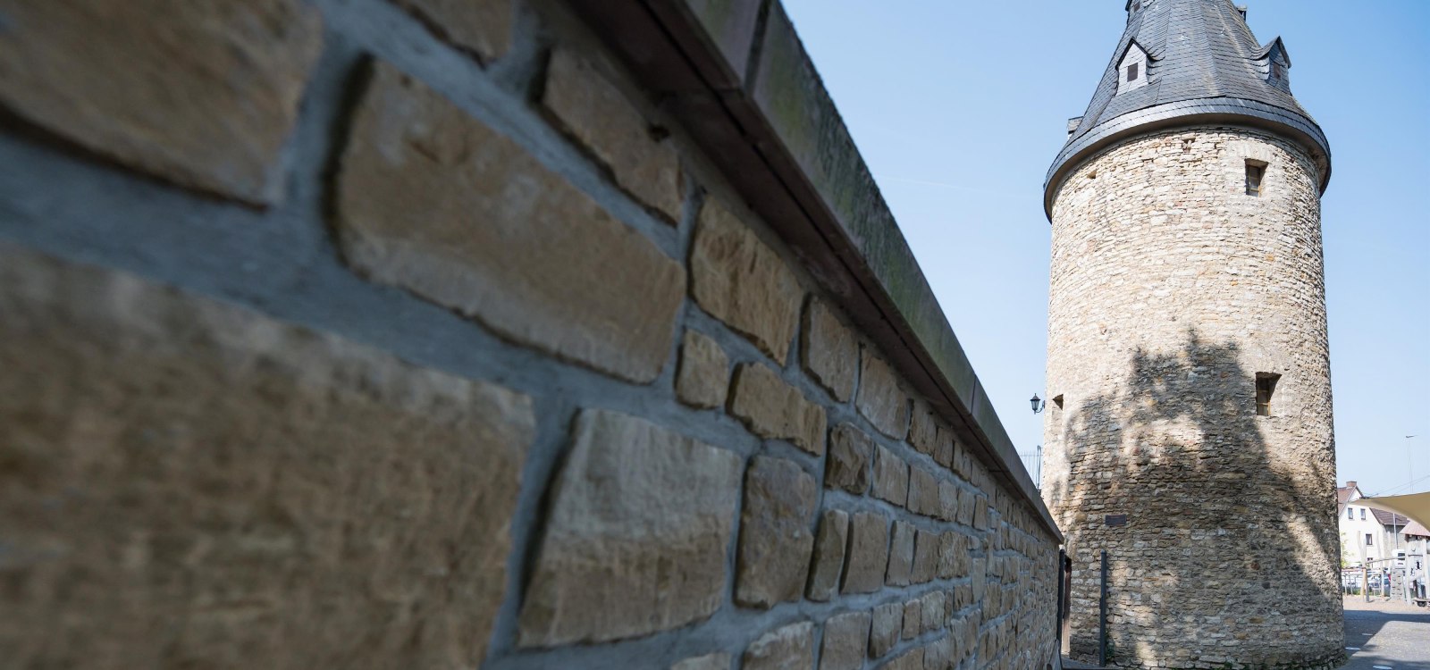 Turm mit Stadtmauer, © Verbandsgemeinde Gau-Algesheim Turm mit Stadtmauer, © Verbandsgemeinde Gau-Algesheim