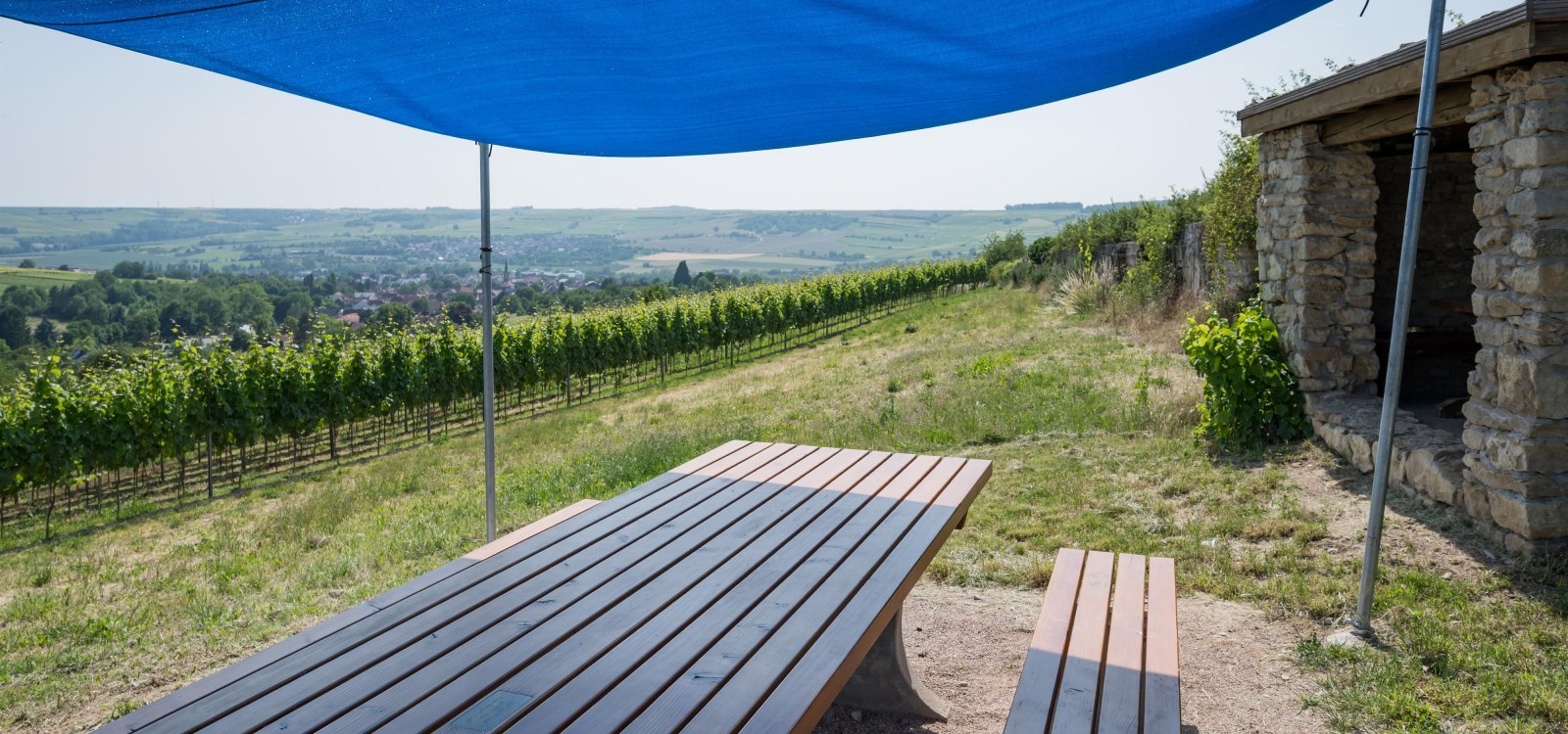 Tisch des Weins, © Verbandsgemeinde Gau-Algesheim Tisch des Weins, © Verbandsgemeinde Gau-Algesheim