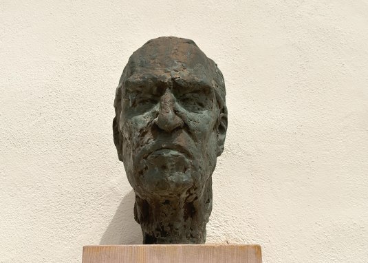 Denkmal von Carl Zuckmayer Nackenheim Denkmal von Carl Zuckmayer Nackenheim
