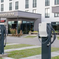 Außenansicht, E-Ladestationen © Leonardo Hotels Central Europe Außenansicht, E-Ladestationen © Leonardo Hotels Central Europe