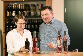 Rodensteiner Wein & Sekt Anna Scherner-Bog & Stefan Bog Rodensteiner Wein & Sekt Anna Scherner-Bog & Stefan Bog