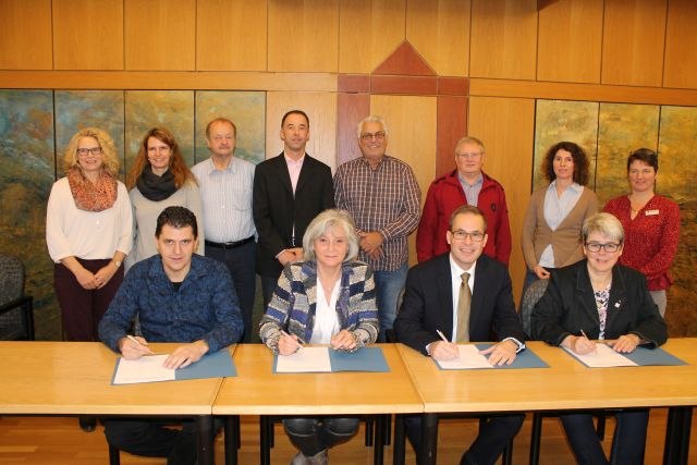 ZukunftsDORF - signing of the agreement, © Renate Jürgen / VG ZukunftsDORF - signing of the agreement, © Renate Jürgen / VG