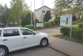 Wanderparkplatz an der Adelberghalle in Flonheim © Bernhard Zech Wanderparkplatz an der Adelberghalle in Flonheim © Bernhard Zech