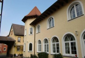 Außenansicht Hotel Schlosshof © Hotel Schlosshof Außenansicht Hotel Schlosshof © Hotel Schlosshof