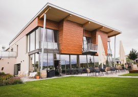 Weinzuhause Außenansicht Weinzuhause Außenansicht