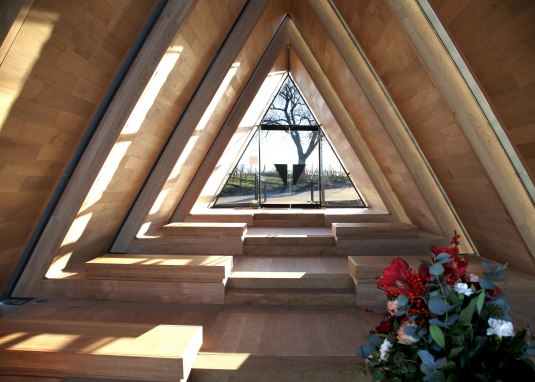 Kapelle in den Zornheimer Weinbergen © Robert Becker Kapelle in den Zornheimer Weinbergen © Robert Becker