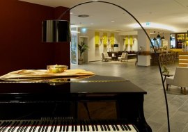 Lobby mit Klavier Lobby mit Klavier