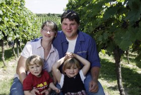 Weingut Hans Hermann Buscher_Familie © Weingut Hans Hermann Buscher Weingut Hans Hermann Buscher_Familie © Weingut Hans Hermann Buscher