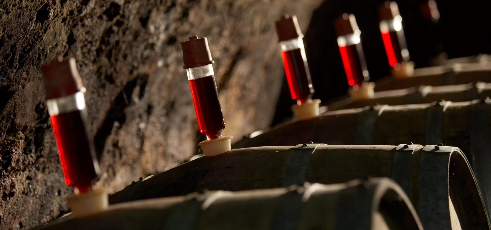 Barrique-Fässer, © Jürgen Mett, Wgt. Mett-Weidenbach Barrique-Fässer, © Jürgen Mett, Wgt. Mett-Weidenbach