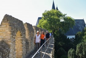 Führung auf dem Wehrgang © Angelika Stehle/Stadt Ingelheim Führung auf dem Wehrgang © Angelika Stehle/Stadt Ingelheim