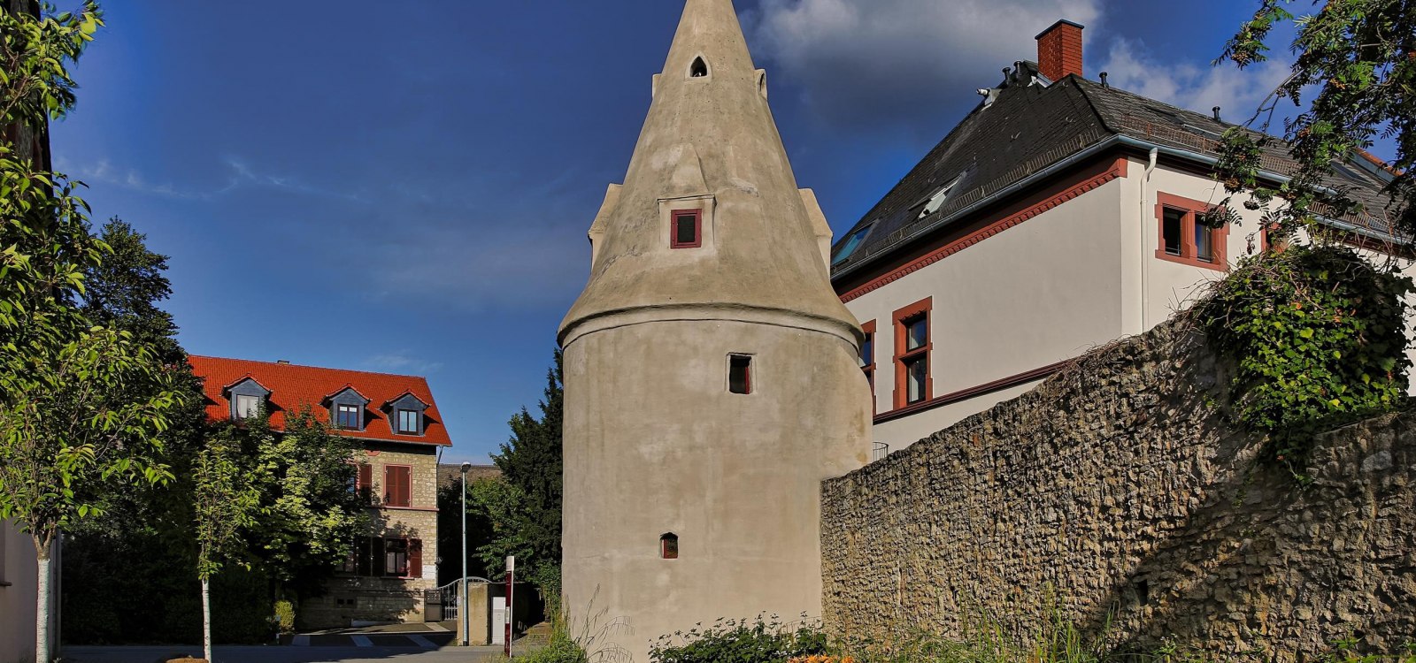 Turm in der Bahnhofstraße, © Rainer Oppenheimer/Stadt Ingelheim Turm in der Bahnhofstraße, © Rainer Oppenheimer/Stadt Ingelheim