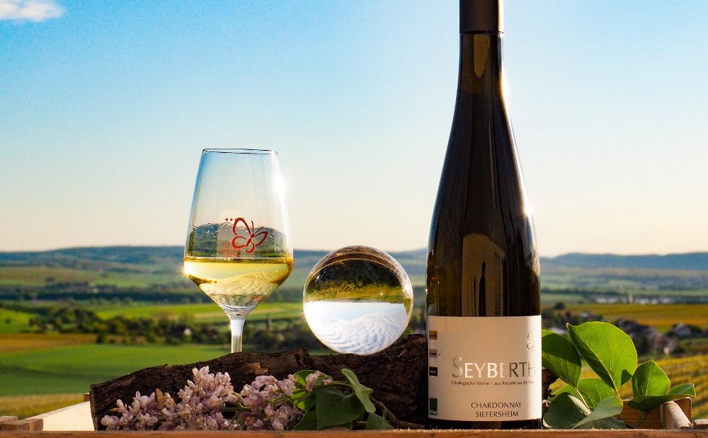 Weingut Seyberth_Glas Flasche, © Weingut Seyberth Weingut Seyberth_Glas Flasche, © Weingut Seyberth