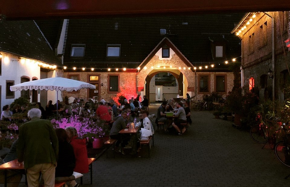 Weingut Karthäuserhof_Hof, © Weingut Karthäuserhof Weingut Karthäuserhof_Hof, © Weingut Karthäuserhof