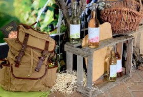 Weingut der Stadt Alzey Wanderrucksack © © Weingut der Stadt Alzey Weingut der Stadt Alzey Wanderrucksack © © Weingut der Stadt Alzey