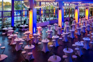 Tagen in Kongresszentren / Eventlocations; Rheinfoyer