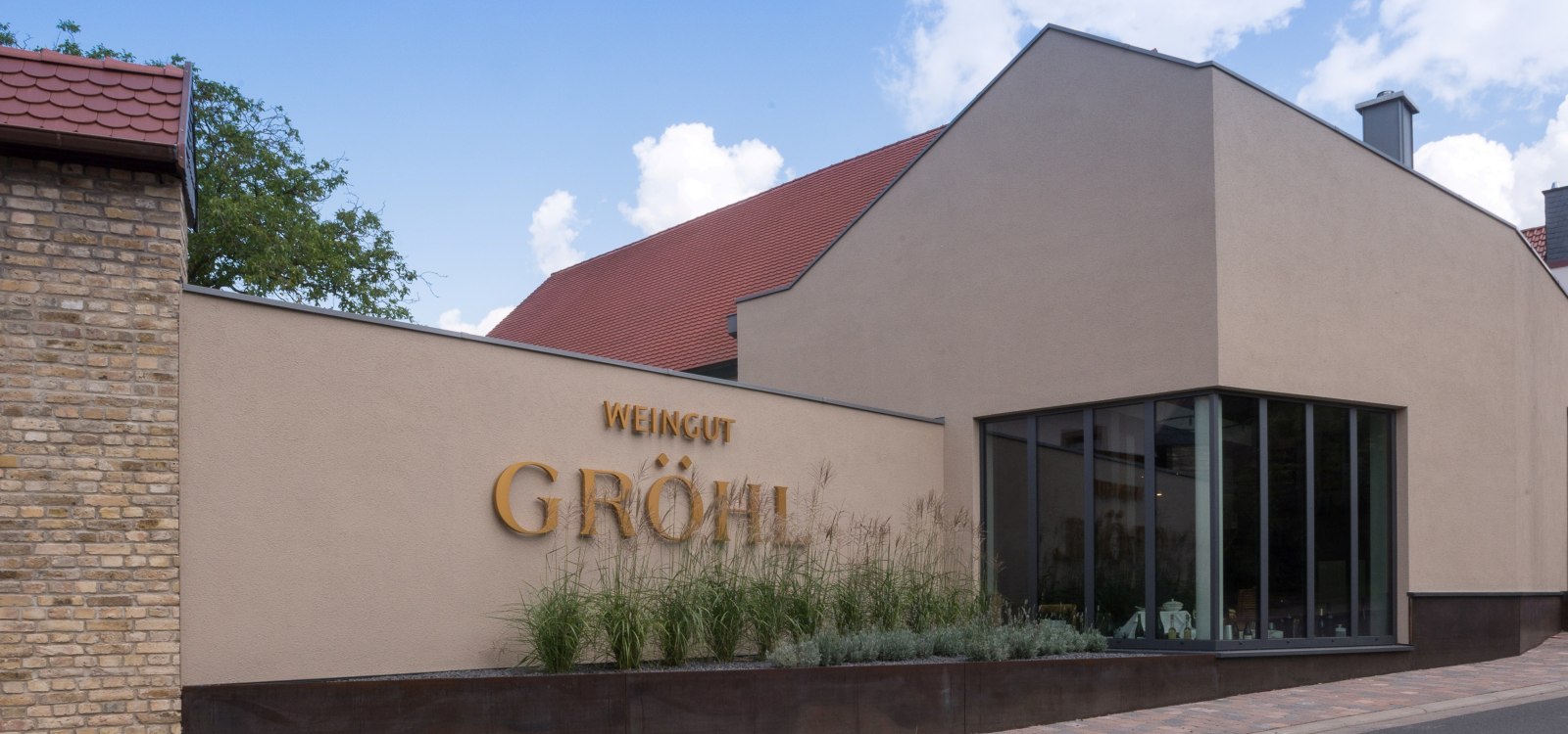buitenaanzicht, &copy; Weingut Eckehart Gr&ouml;hl