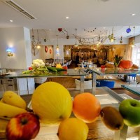 Restaurant, B