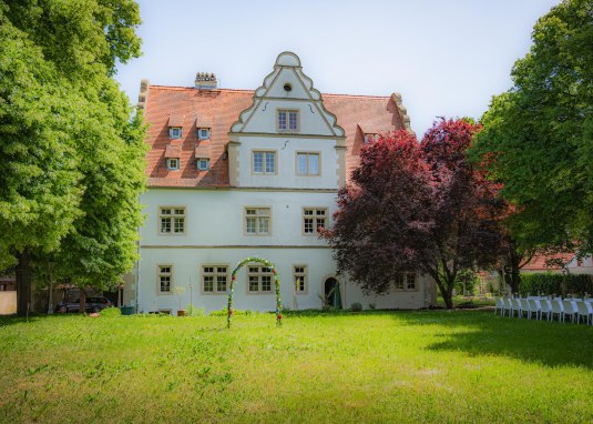 Hahnheimer Schloss Tour &copy; Dr. Erik Schmitz-Riol