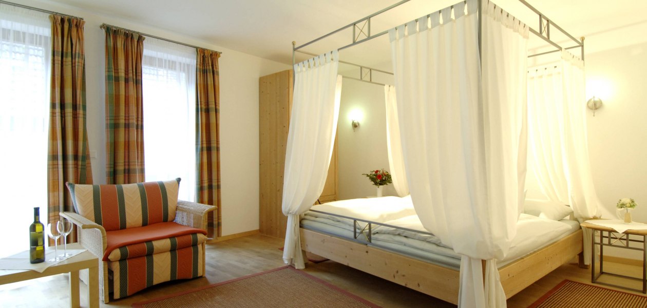 sky bedded room photo, &copy; Weingut Wolfgang & Ren&eacute; Peth