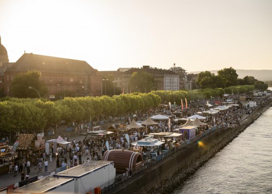 Blick auf das Mainzer WeinUfer &copy; mainzplus GmbH