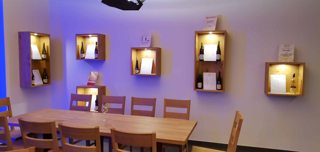 vinothek-hirsch-stabel1, © Weingut Hirsch-Stabel