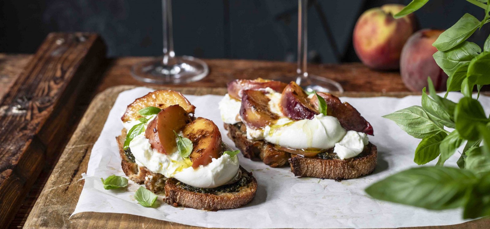 Rheinhessisches Burrato Pfirsich Brot, © Svenja Mattner-Shahi - Klara und Ida