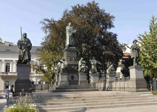 worms-lutherdenkmal-c-uwe-feuerbach_uwe4809-klein_1 &copy; Uwe Feuerbach