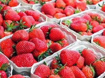 Erdbeeren Pfl&uuml;cke &copy; pixabay